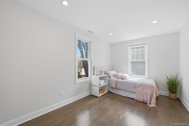 30 Rossmore Avenue, Bronxville, NY 10708
