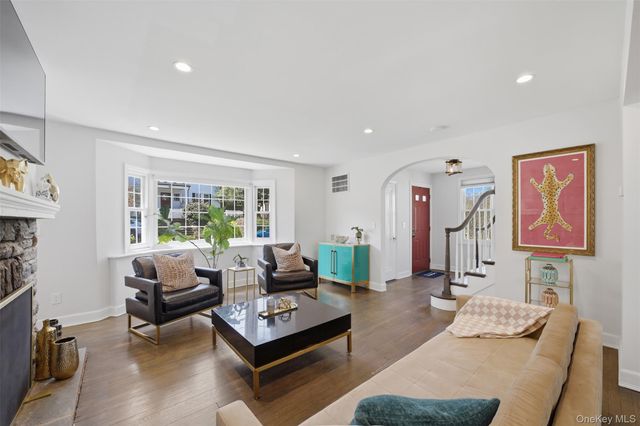 30 Rossmore Avenue, Bronxville, NY 10708