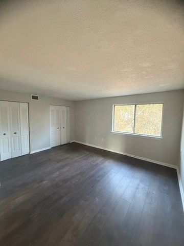 16 Beals Cove Rd C, Hingham, MA 02043