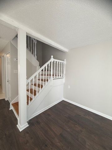 16 Beals Cove Rd C, Hingham, MA 02043