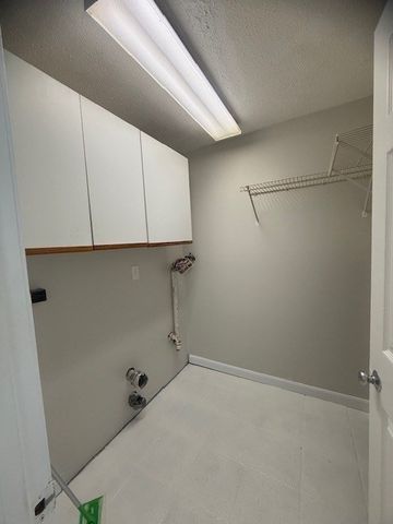 16 Beals Cove Rd C, Hingham, MA 02043