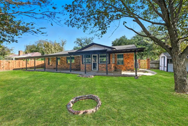 214 Bluebonnet Trail, Keene, TX 76059