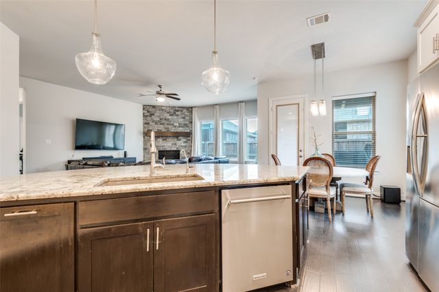 3101 Carrington Drive, Mansfield, TX 76063