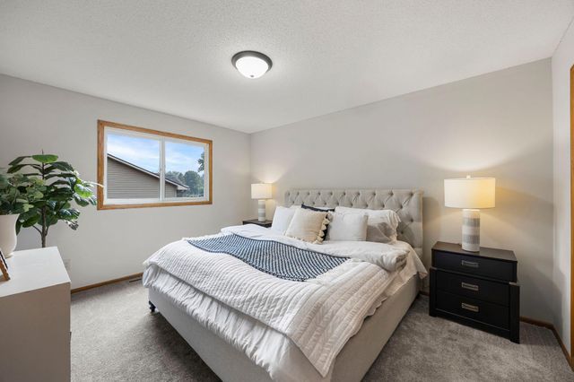 5700 Deer Trail E, Shoreview, MN 55126