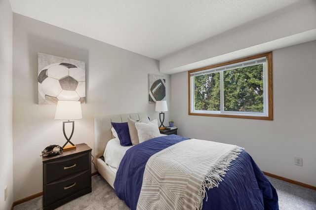 5700 Deer Trail E, Shoreview, MN 55126
