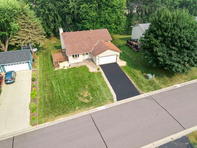 5700 Deer Trail E, Shoreview, MN 55126