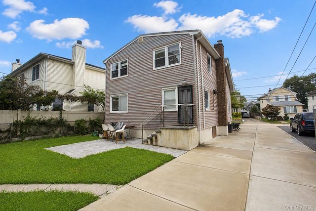 55 Centre Street, Woodmere, NY 11598