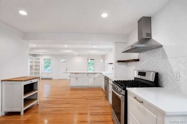 55 Centre Street, Woodmere, NY 11598