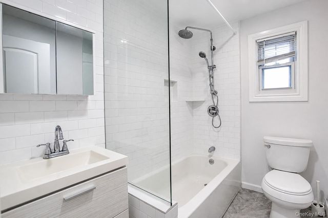 55 Centre Street, Woodmere, NY 11598