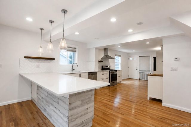 55 Centre Street, Woodmere, NY 11598