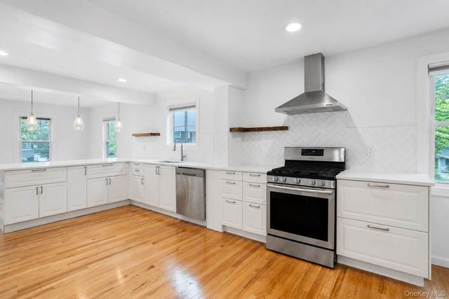 55 Centre Street, Woodmere, NY 11598
