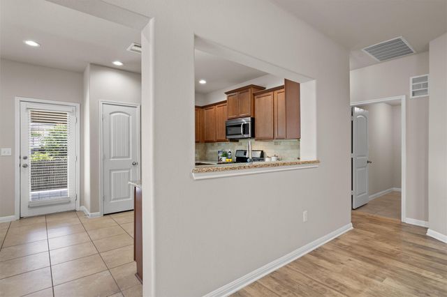 612 Heinatz Flat LN, Leander, TX 78641