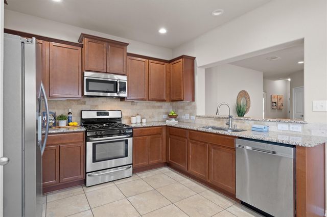 612 Heinatz Flat LN, Leander, TX 78641