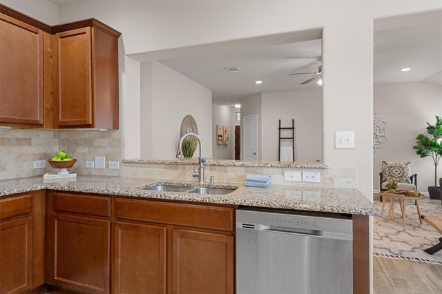 612 Heinatz Flat LN, Leander, TX 78641