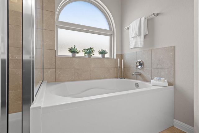 612 Heinatz Flat LN, Leander, TX 78641