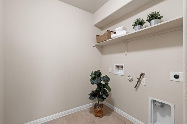 612 Heinatz Flat LN, Leander, TX 78641