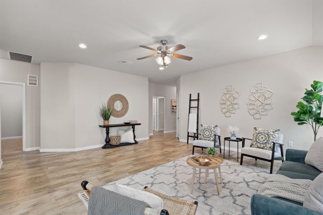 612 Heinatz Flat LN, Leander, TX 78641