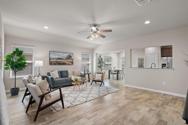 612 Heinatz Flat LN, Leander, TX 78641