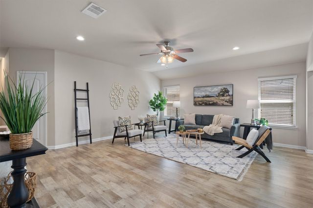 612 Heinatz Flat LN, Leander, TX 78641