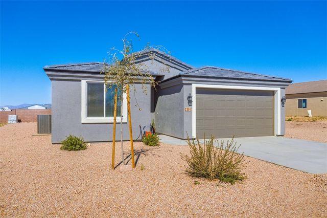 7391 E Winchester Drive, Kingman, AZ 86401