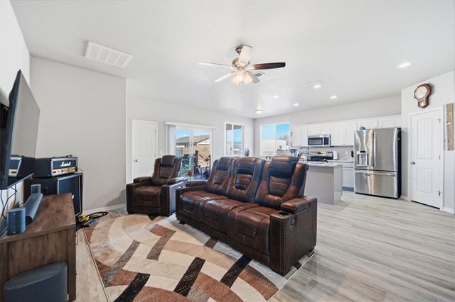 7391 E Winchester Drive, Kingman, AZ 86401