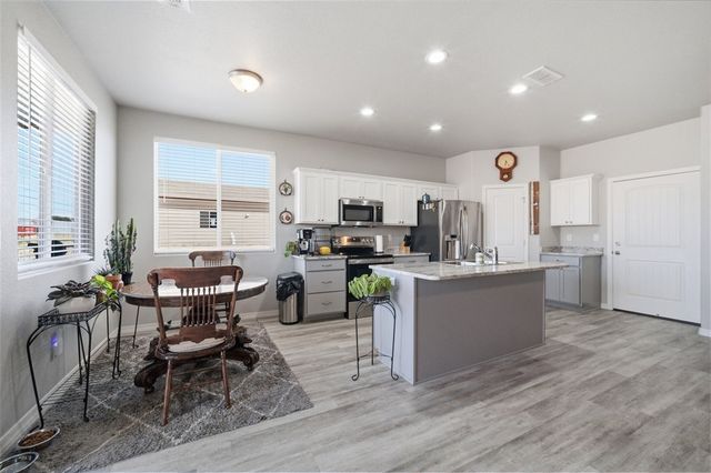 7391 E Winchester Drive, Kingman, AZ 86401