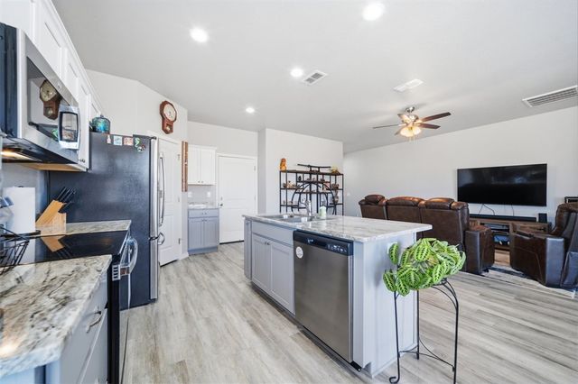 7391 E Winchester Drive, Kingman, AZ 86401