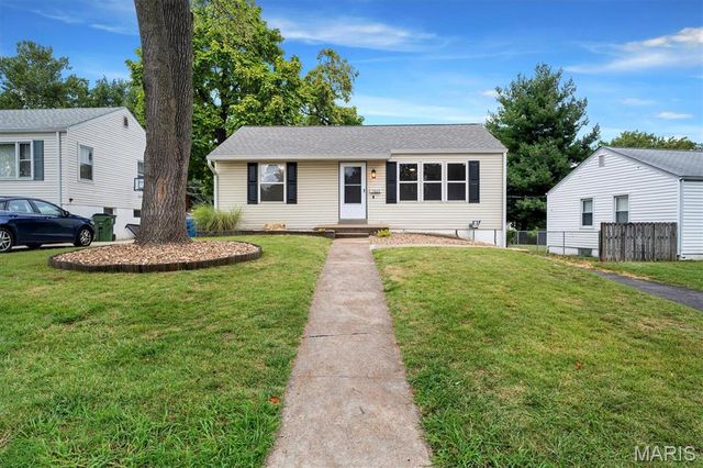 9809 Lullaby Lane, St Louis, MO 63114