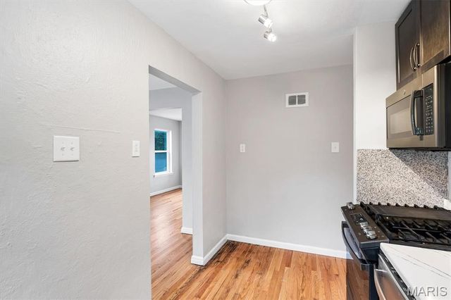 9809 Lullaby Lane, St Louis, MO 63114