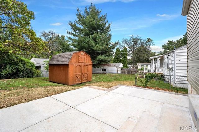 9809 Lullaby Lane, St Louis, MO 63114