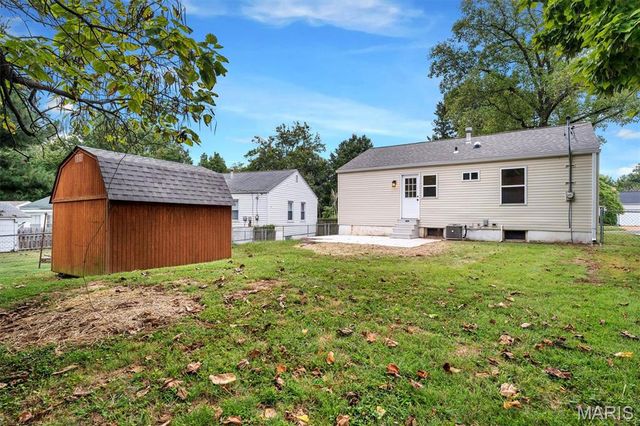 9809 Lullaby Lane, St Louis, MO 63114