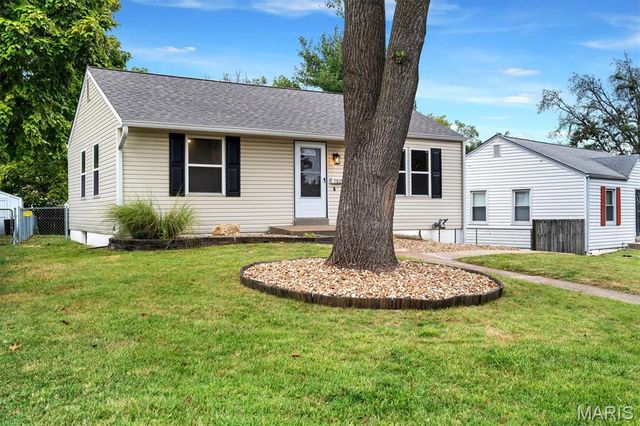 9809 Lullaby Lane, St Louis, MO 63114