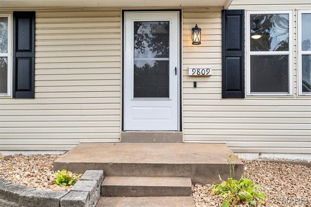 9809 Lullaby Lane, St Louis, MO 63114
