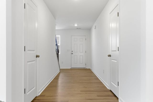 303 Meadow Gate Court, Fountain Inn, SC 29644