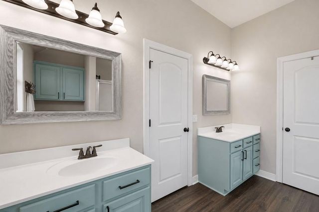 714 Newport DR, Spicewood, TX 78669