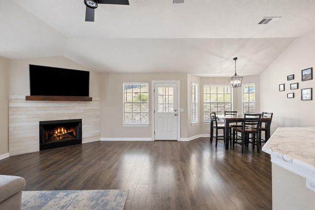 714 Newport DR, Spicewood, TX 78669