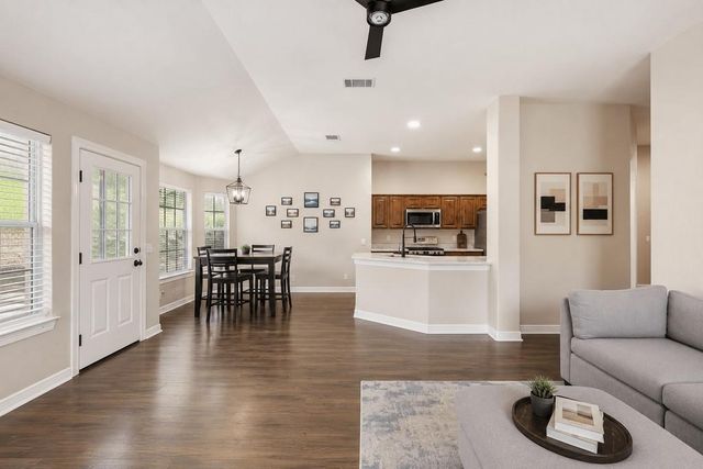 714 Newport DR, Spicewood, TX 78669