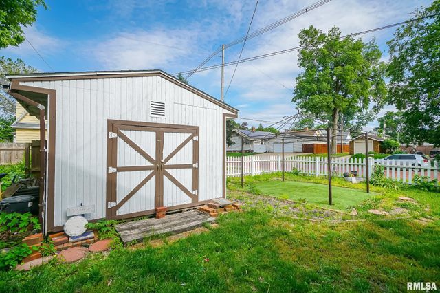 616 SUMMER Street, Pekin, IL 61554