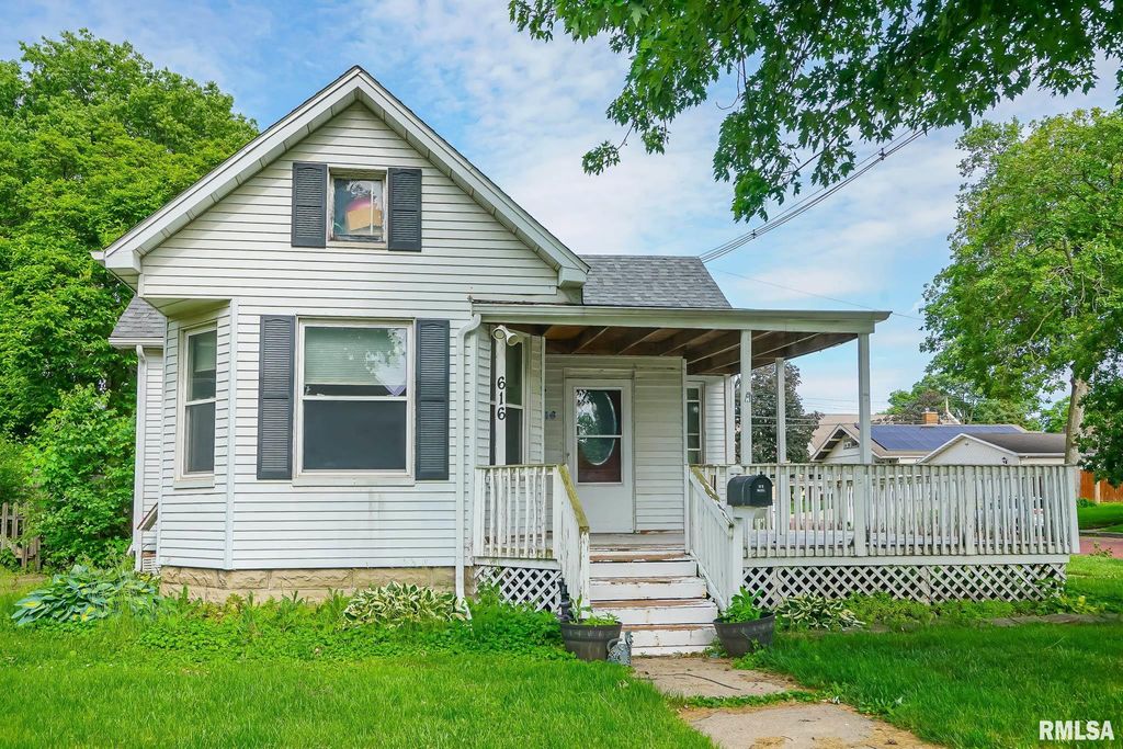 616 SUMMER Street, Pekin, IL 61554