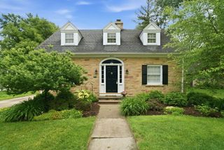 415 N Worth Avenue, Elgin, IL 60123