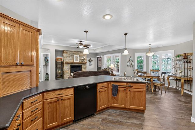15211 Haynes Road, Rogers, AR 72756