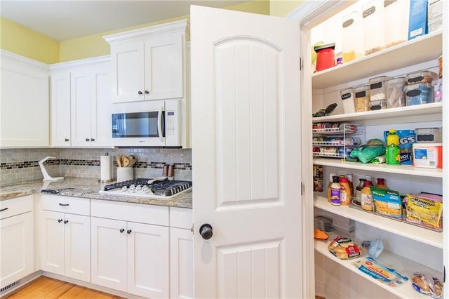 17795 Stoney Creek Lane, Warsaw, MO 65355