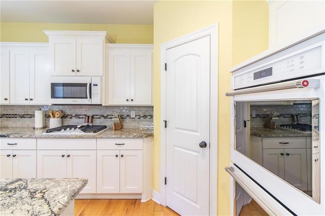 17795 Stoney Creek Lane, Warsaw, MO 65355