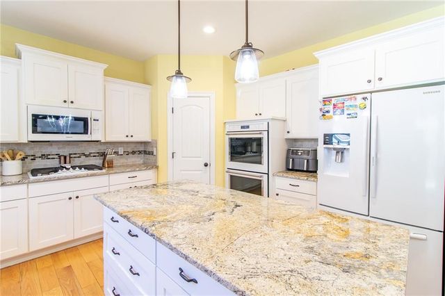 17795 Stoney Creek Lane, Warsaw, MO 65355