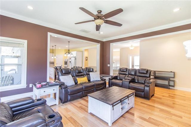 17795 Stoney Creek Lane, Warsaw, MO 65355