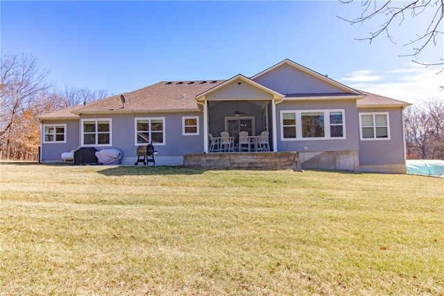 17795 Stoney Creek Lane, Warsaw, MO 65355