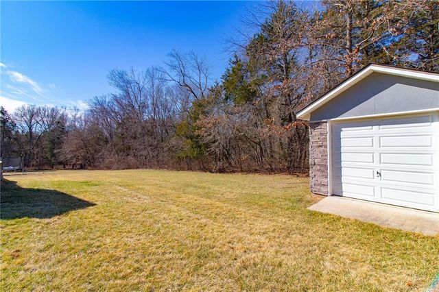 17795 Stoney Creek Lane, Warsaw, MO 65355