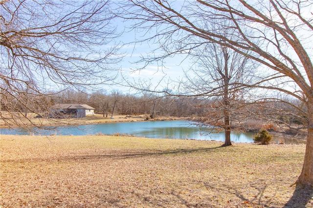 17795 Stoney Creek Lane, Warsaw, MO 65355