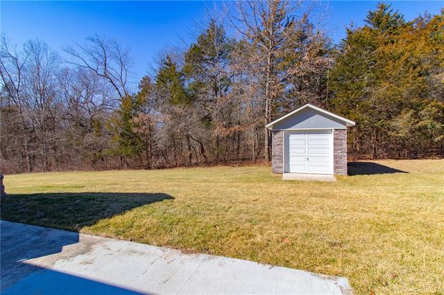 17795 Stoney Creek Lane, Warsaw, MO 65355