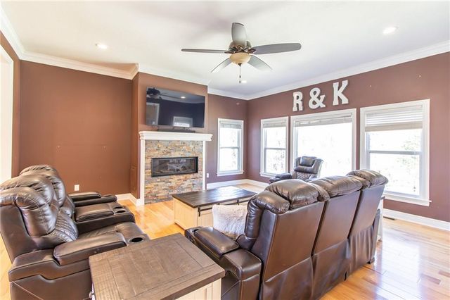 17795 Stoney Creek Lane, Warsaw, MO 65355